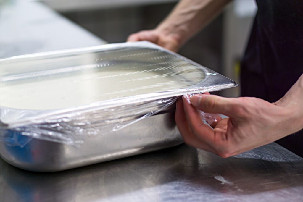 Can Plastic Go in The Oven