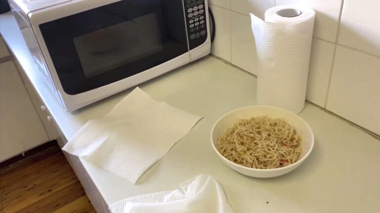 Can You Put Tissue in the Microwave (Exploring Potential Risks and Precautions)