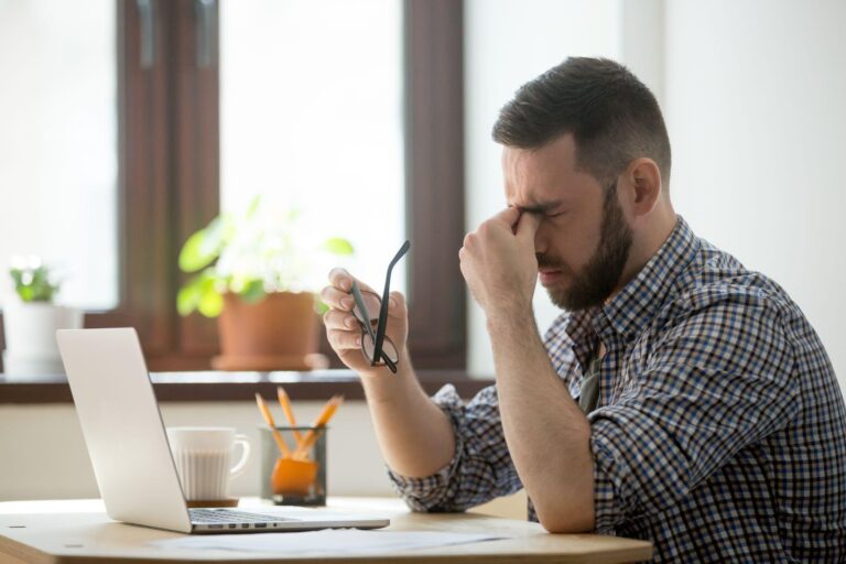 What Glasses Are Best for Migraines?