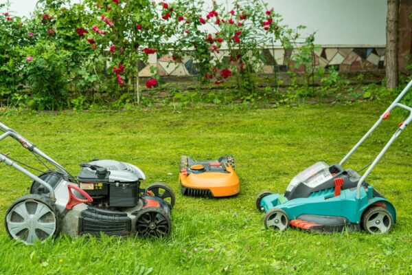 Robot Mowers vs. Traditional Mowers