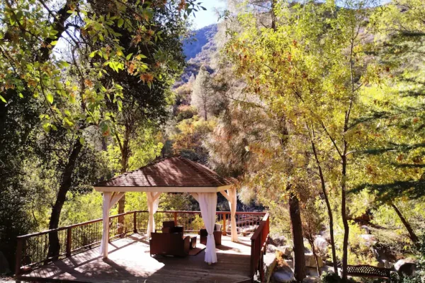 🌍 6 Romantic Retreats Where the World Falls Quiet 6 Romantic Retreats Where the World Falls Quiet
