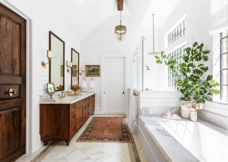 Rustic Bathroom Decor: Bringing Warmth and Charm Into Your Home