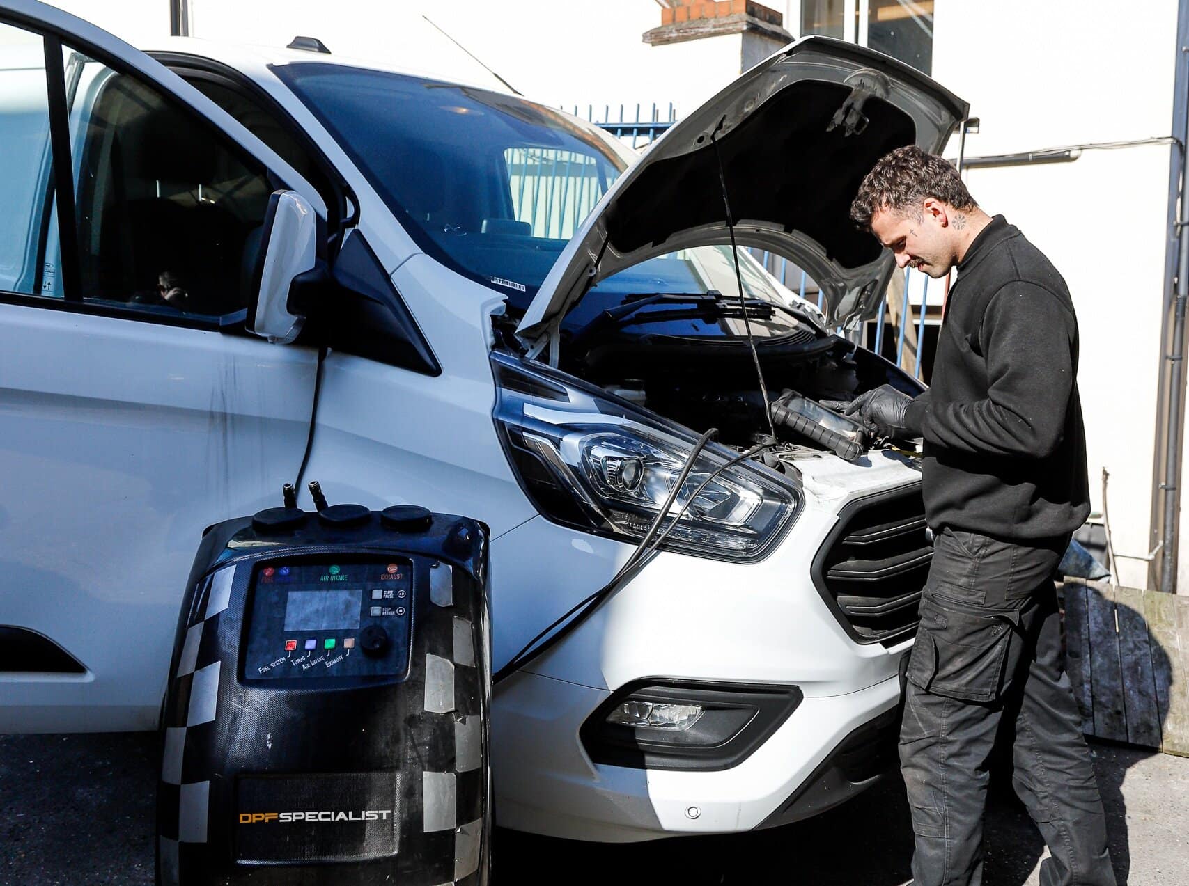 Ford and Volkswagen Drivers in the UK Are Solving DPF Problems Faster with Specialist Cleaning Services